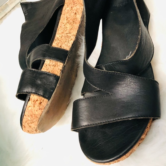 Aketohn Italian Leather Sandle - Picture 2 of 5